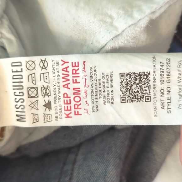 Missguided Riot High Rise Mom Distressed Denim Jean Loose Fit - Size 4 - Picture 12 of 12